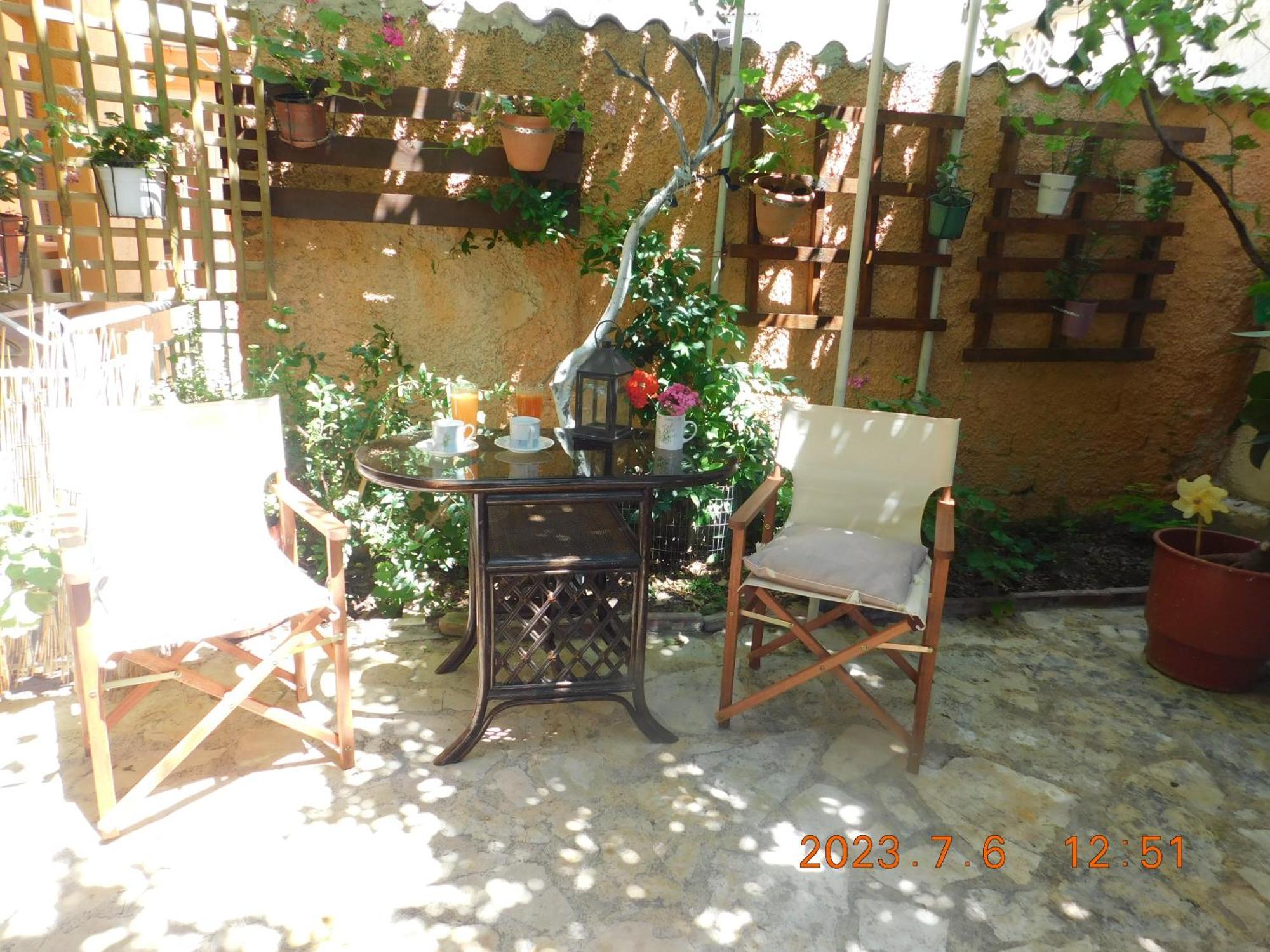 Adonino Apartment *